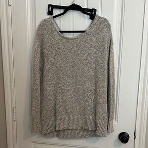 ❤️American Eagle Outfitters Heathered Gray Sweater